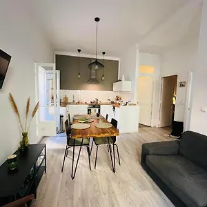 Charmante 3 Zimmer, Stadtwohnung,strandnähe Apartment Menton