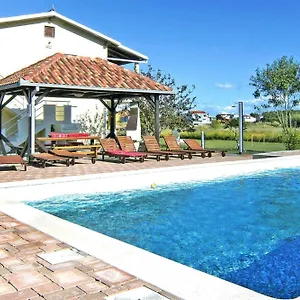 Lug With Pool Privlaka (Zadar)
